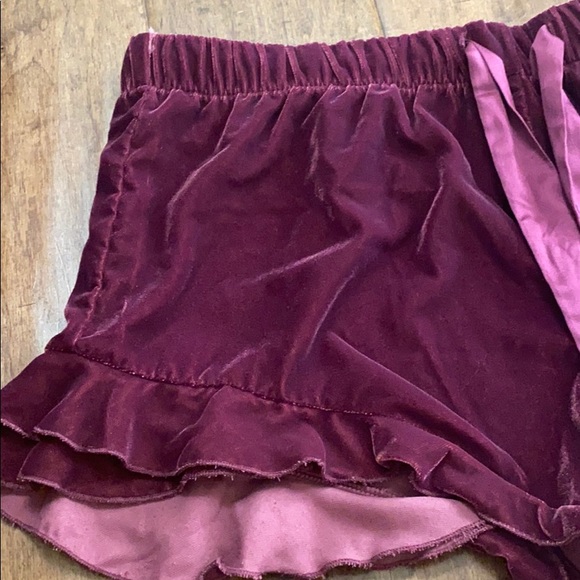 VS velvet ruffle PJ shorts - Picture 3 of 5